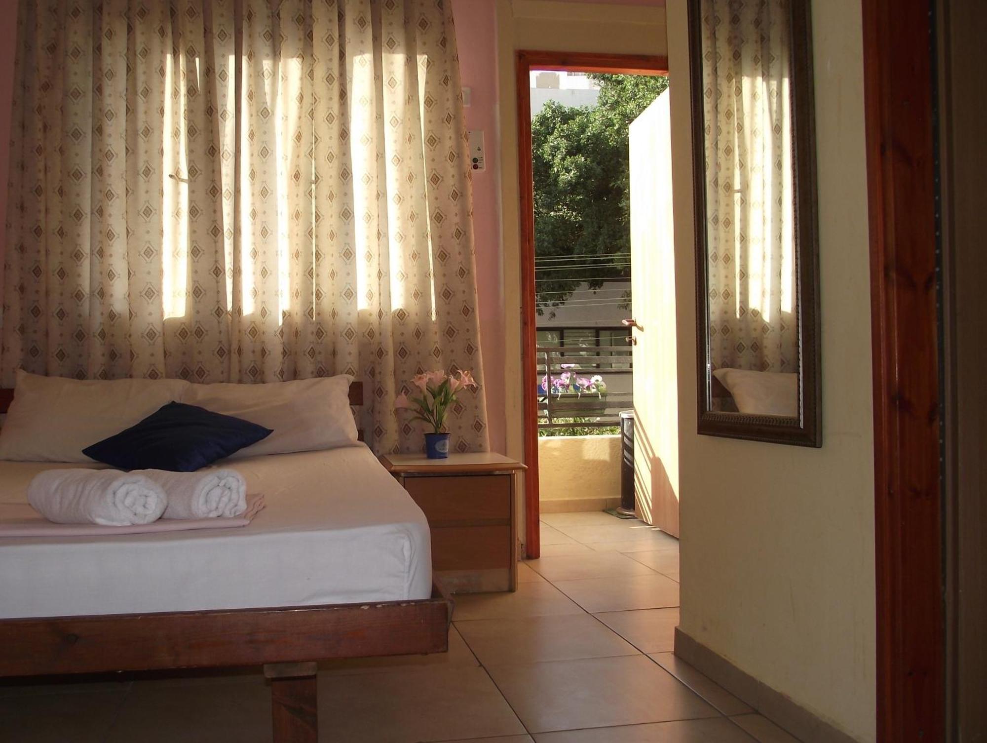 Sky Hostel Tel Aviv Room photo